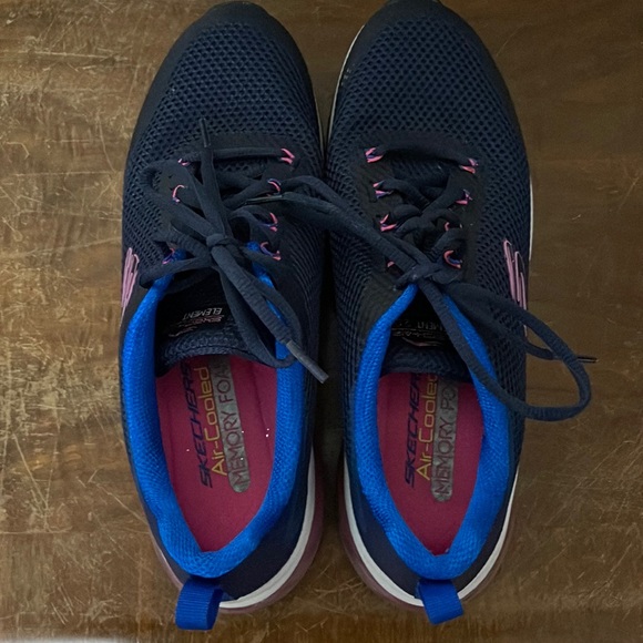 Skechers - Picture 4 of 4